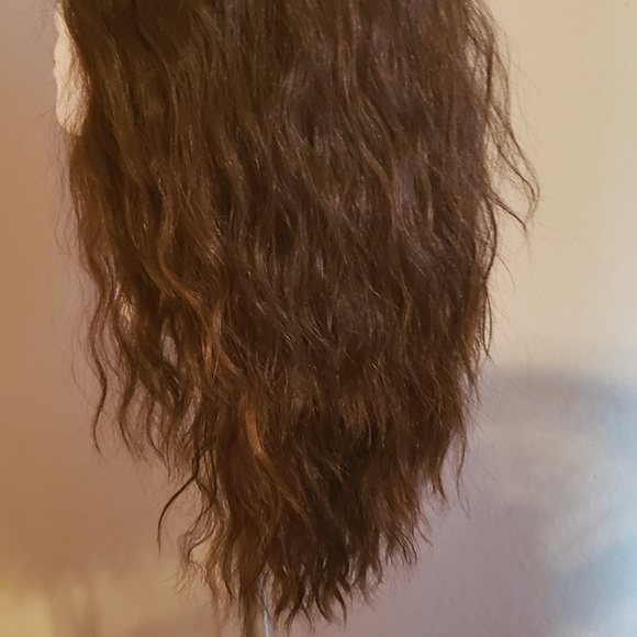 Vivica Fox Wig, synthetic, NWOT - Picture 8 of 8